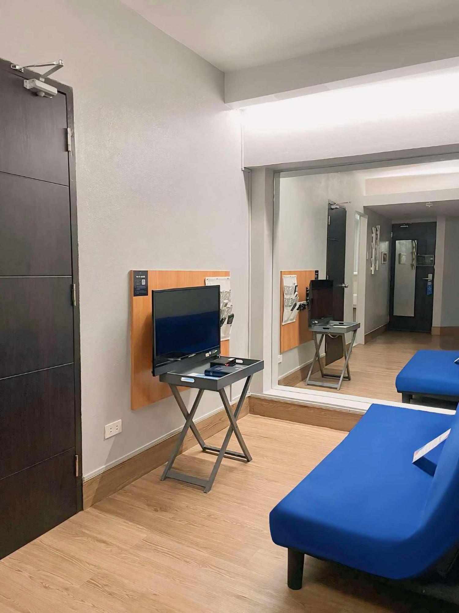 Selah Pods Hotel Manila Pasay Eksteriør billede