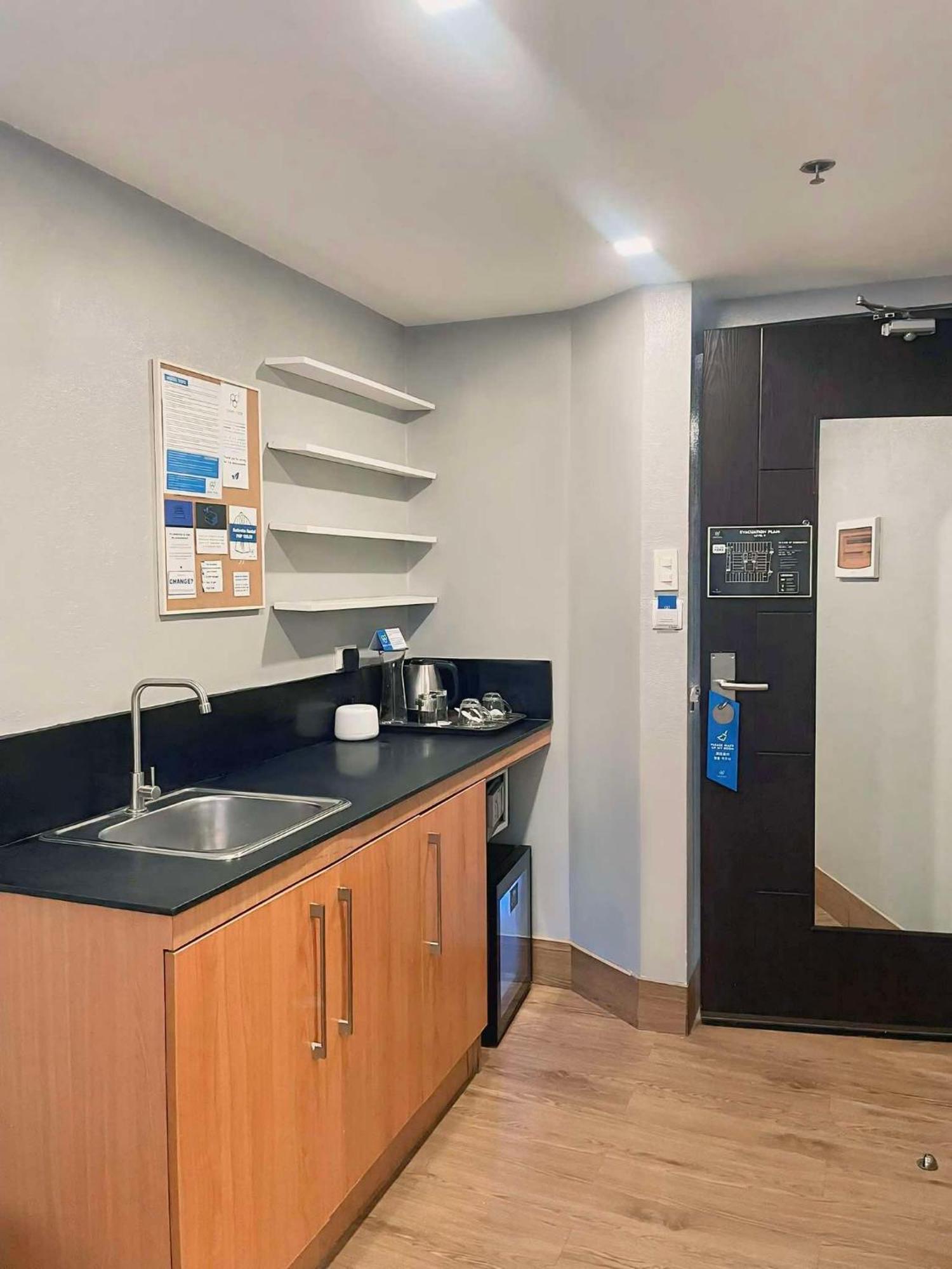 Selah Pods Hotel Manila Pasay Eksteriør billede