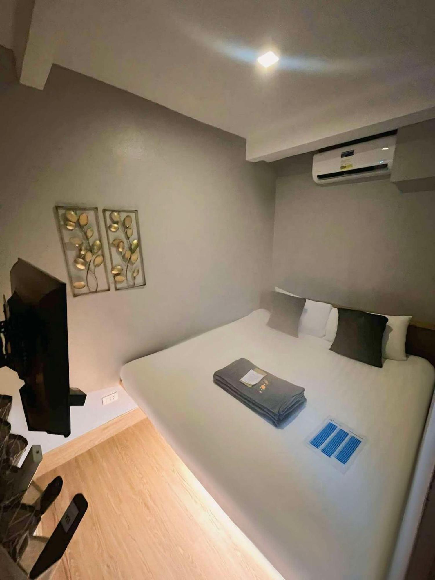 Selah Pods Hotel Manila Pasay Eksteriør billede