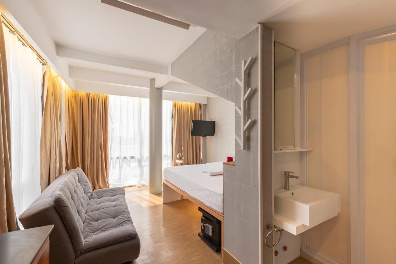 Selah Pods Hotel Manila Pasay Eksteriør billede