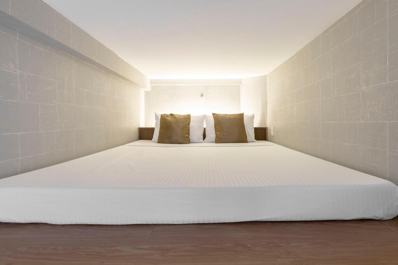 Selah Pods Hotel Manila Pasay Eksteriør billede