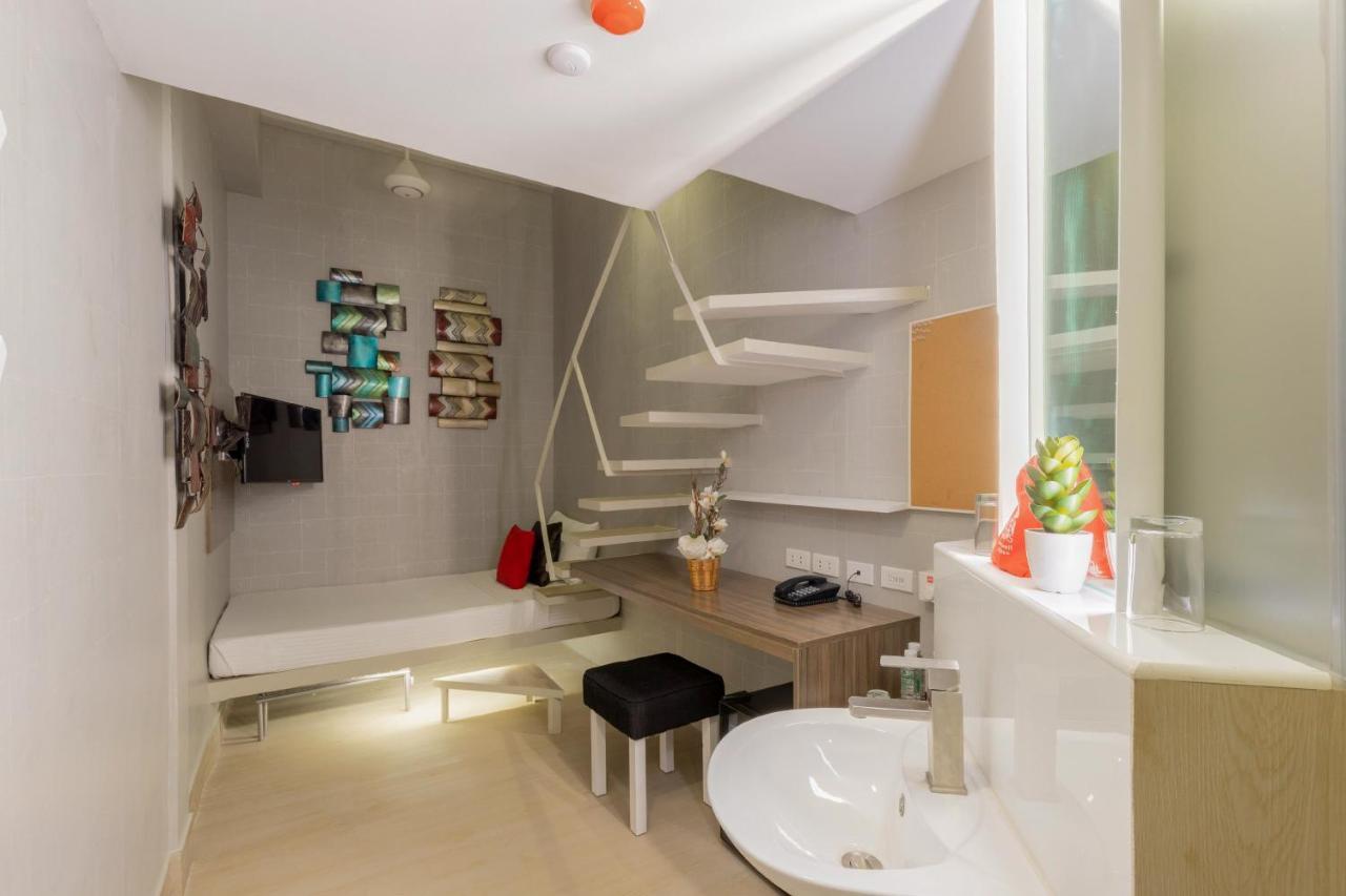 Selah Pods Hotel Manila Pasay Eksteriør billede