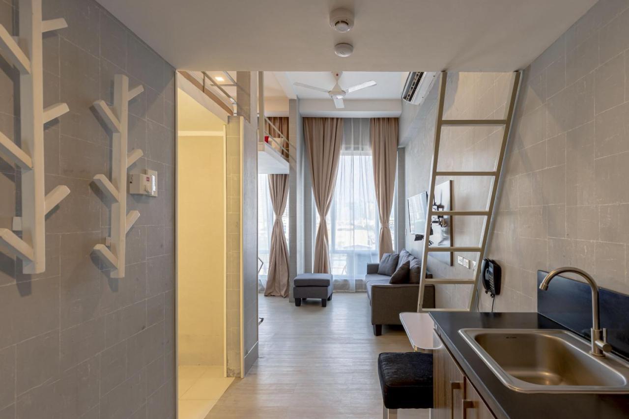 Selah Pods Hotel Manila Pasay Eksteriør billede