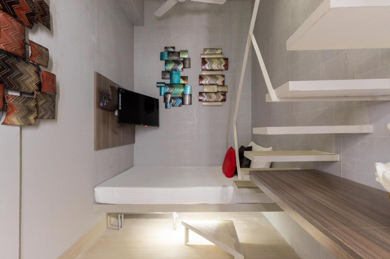 Selah Pods Hotel Manila Pasay Eksteriør billede